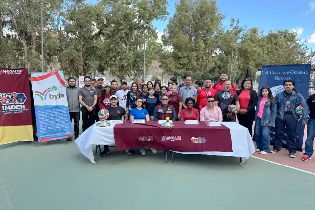 Entregan canchas en unidad deportiva; invierten 1 millón y medio de pesos