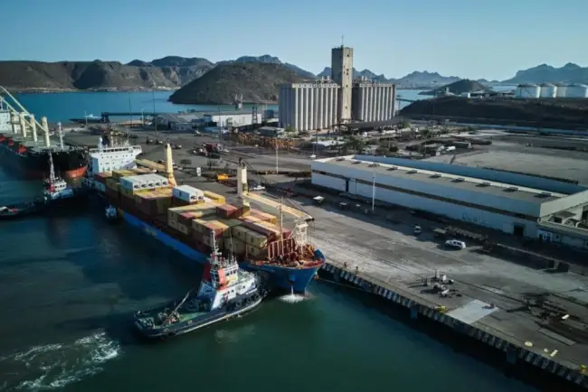 Con modernización del Puerto de Guaymas Gobernador Durazo afianza relación comercial Sonora-Estados Unidos