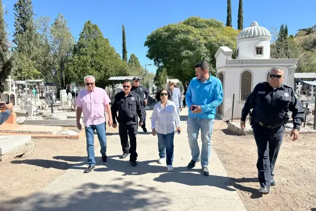 Recorre Síndica Municipal panteones de la ciudad