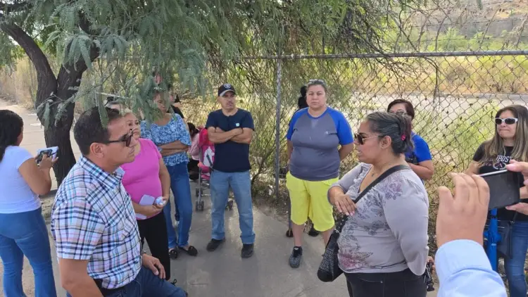 Atiende Director del Oomapas a vecinos de la San Miguel