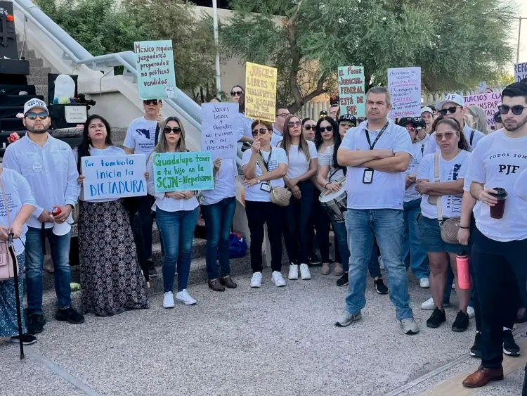 Se manifiestan trabajadores del Poder Judicial de la Federación