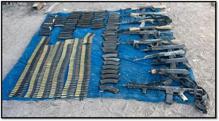 Asegura la Sedena armamento y vehículos en Santa Ana