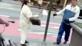 Ataca colombiana a migrante venezolano en NY; "¡Lárguese de éste país!"