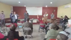 Se reúnen vecinos del Embarcadero con autoridades sobre explosiones