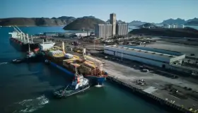Con modernización del Puerto de Guaymas Gobernador Durazo afianza relación comercial Sonora-Estados Unidos