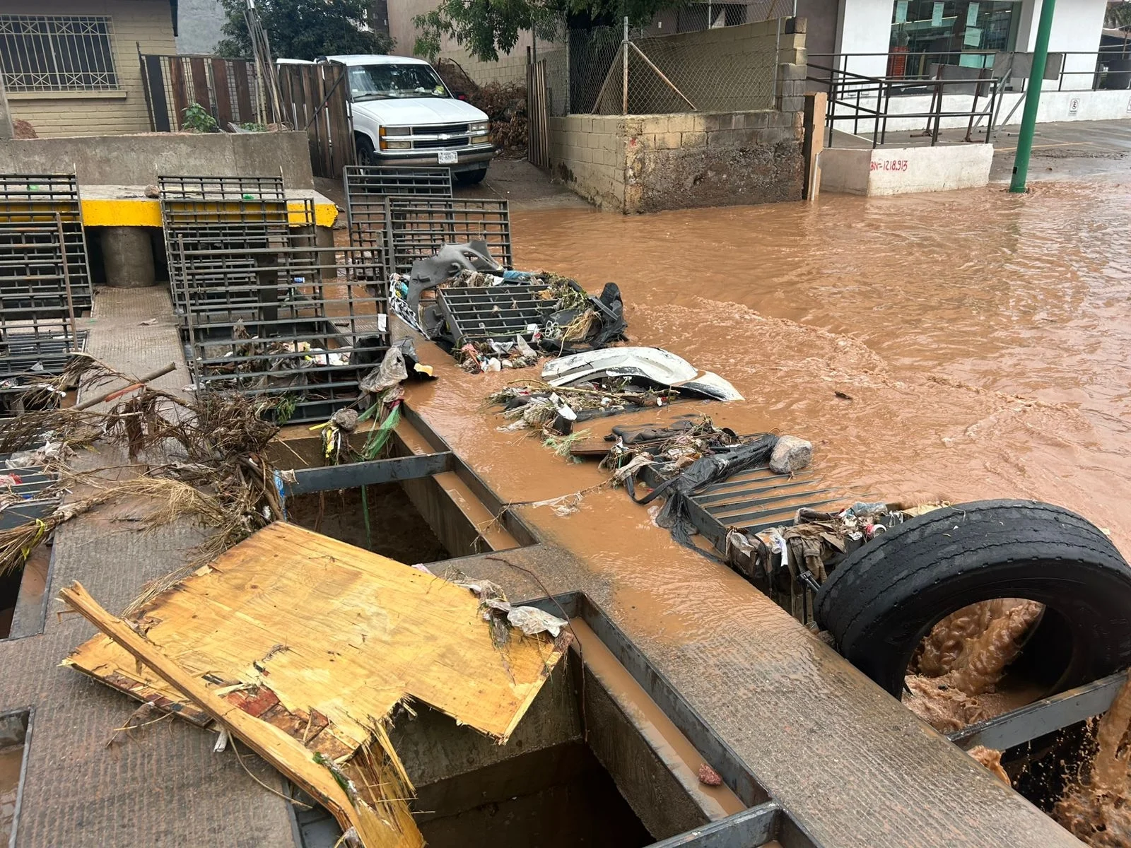 Rejillas abatibles reducen riesgos durante lluvias en Nogales: Ayuntamiento