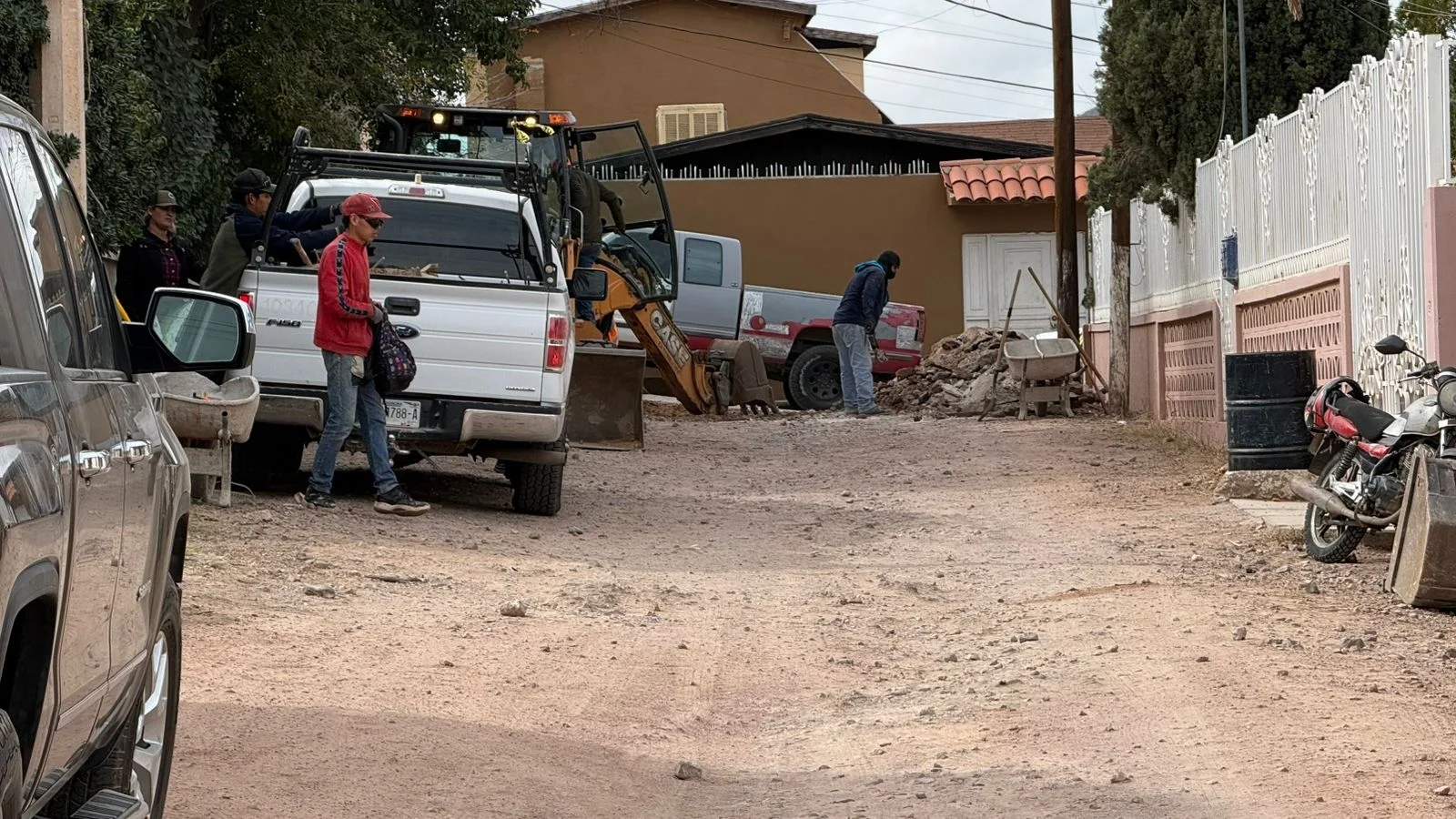 Inicia pavimentación en la calle Privada Cajeme
