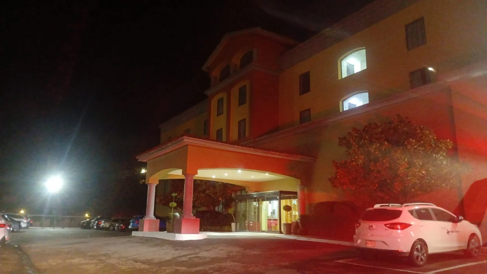 Evacúan hotel al sur de Nogales