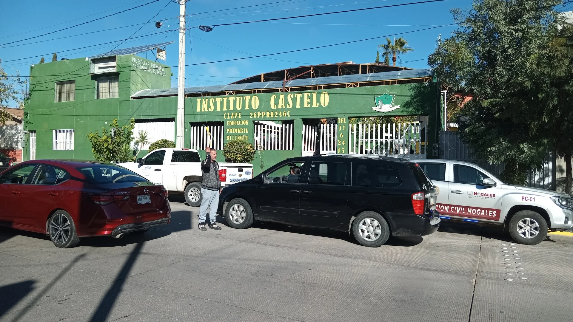 Evacúan escuela en Nogales tras falla eléctrica en área de almacenamiento