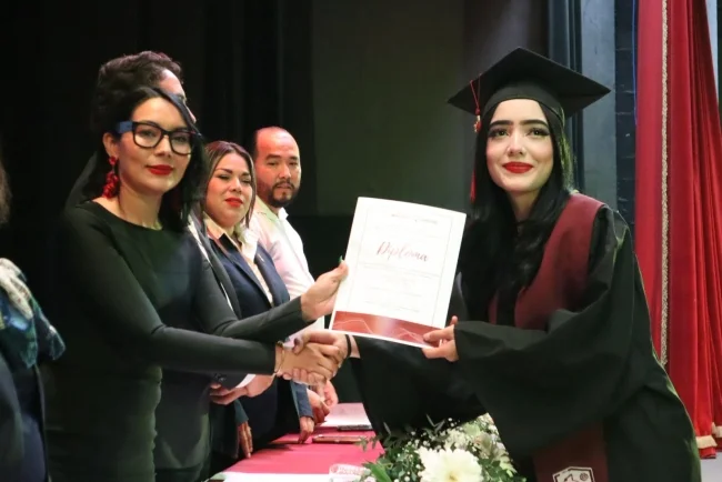 Gradúan estudiantes de Preparatoria Municipal Omar Osvaldo Romo Covarrubias