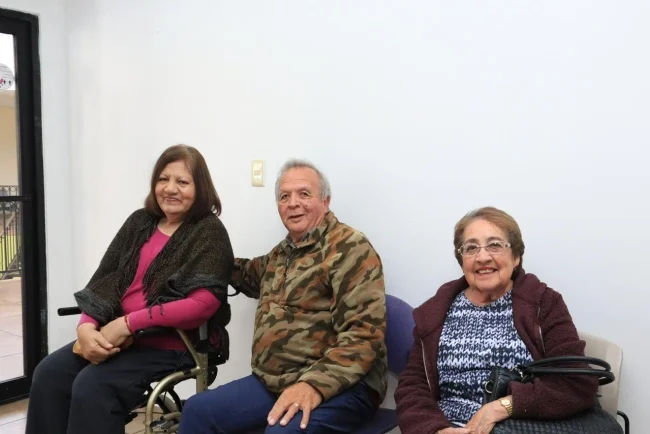 Impulsan apoyo psicológico gratuito para adultos mayores