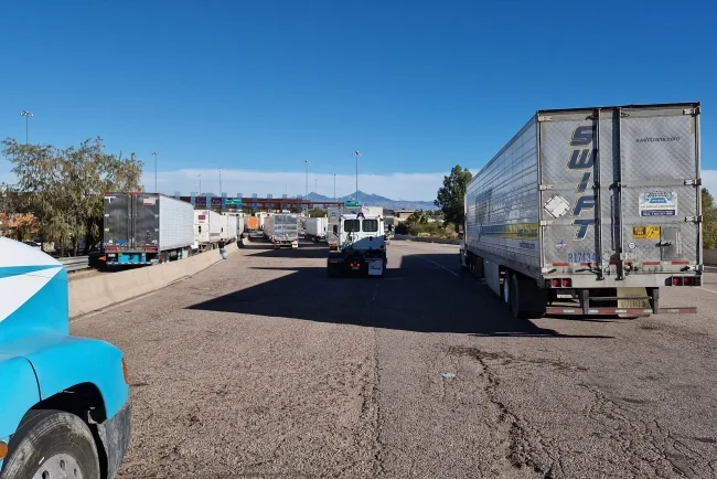 Protestas de agricultores frenan flujo comercial