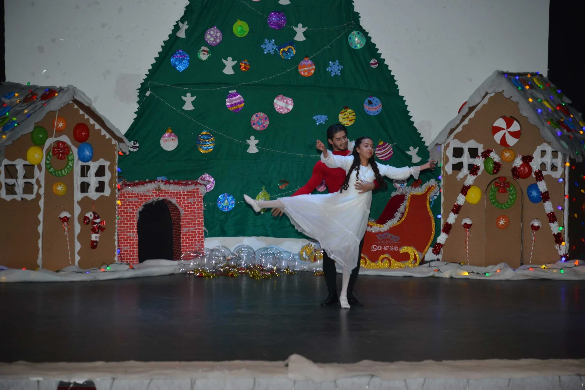 Talento local brilla en la gala previa de ‘El Cascanueces’ en Nogales