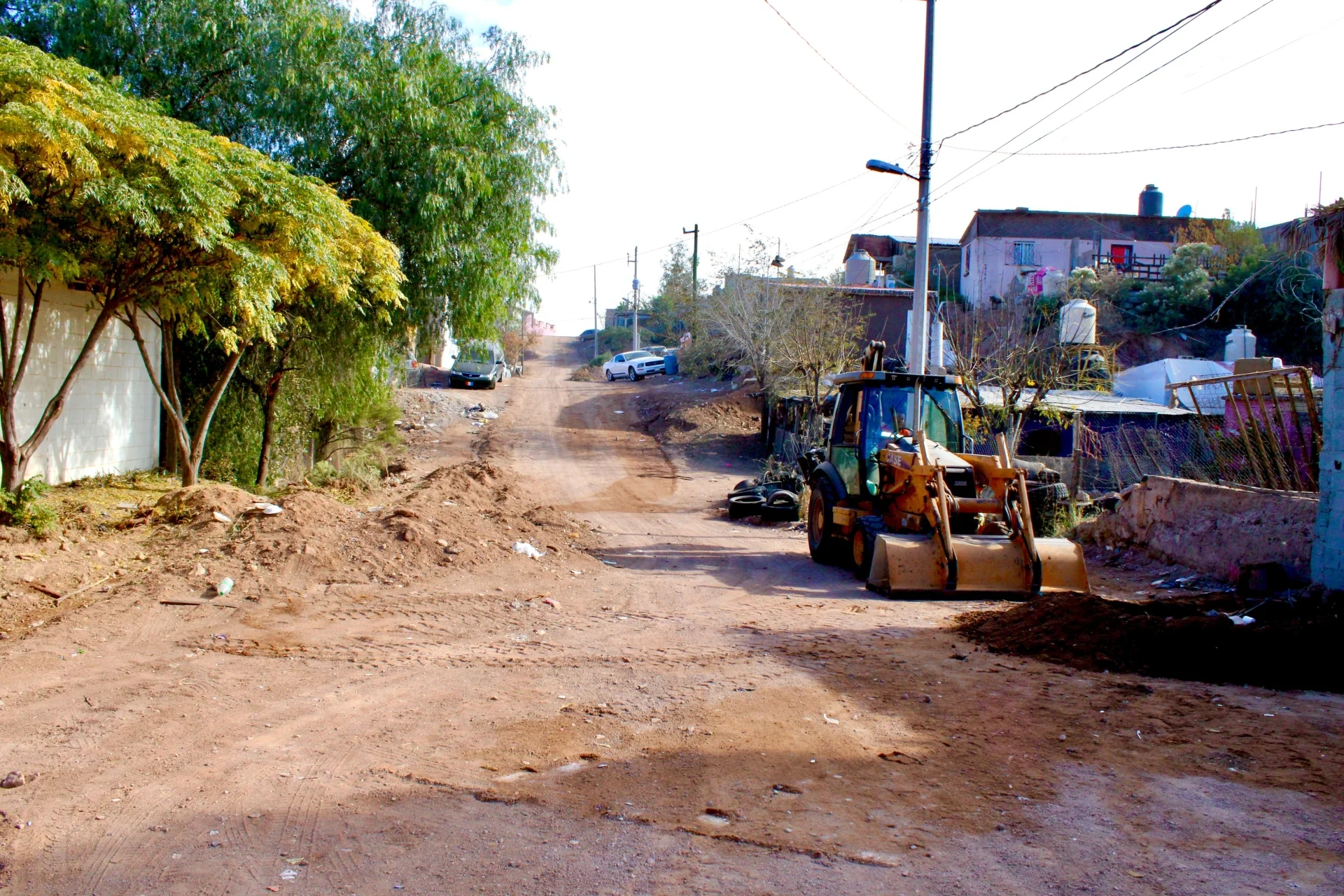 Inicia pavimentación del segundo tramo de la calle Torre Marfil