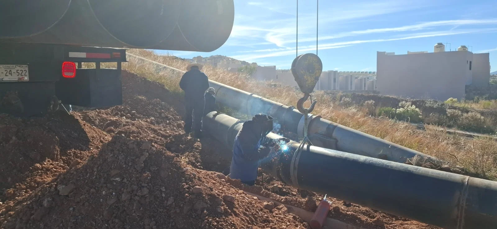 Inician rehabilitación de línea principal para fortalecer suministro de agua en Nogales