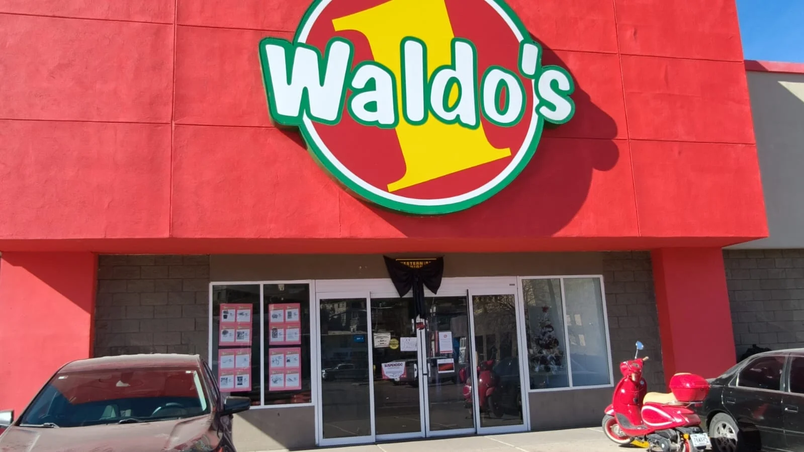 A puerta cerrada, Waldo’s inicia reacondicionamiento de tiendas en Nogales