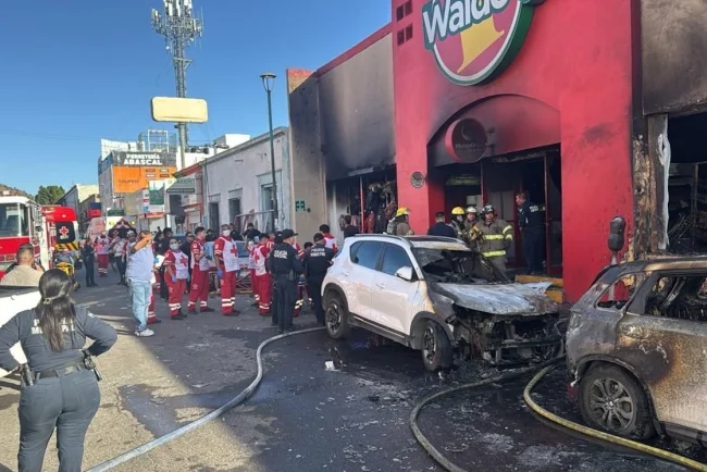 Fiscalía identifica documentación falsa en investigación del incendio de Waldo’s Hermosillo