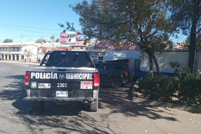 Accidente en el Colosio se resuelve en el sitio: responsable cubre 6,500 pesos