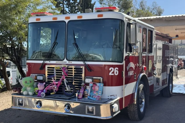 Con corazón altruista, bomberos buscan regalar sonrisas a niños nogalenses