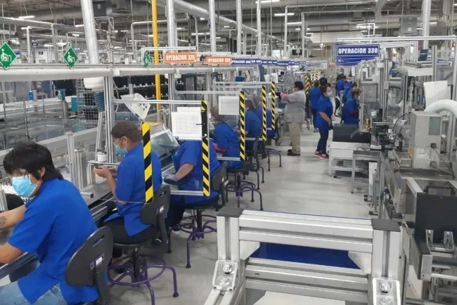 Gallego llama a la industria a “bajar la guardia” y planear estratégicamente el 2026