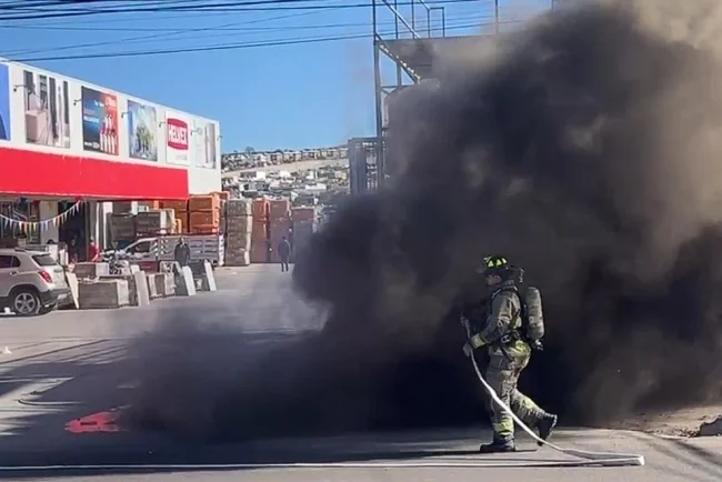 Fuego en desagüe pluvial fue intencional y dañó infraestructura urbana: PC