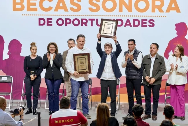 Durazo reconoce a deportistas de alto rendimiento con estímulos económicos en Sonora