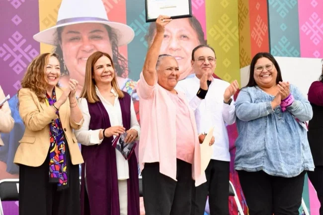 Inauguran Centro Libre y celebran Primer Encuentro de Tejedoras de la Patria