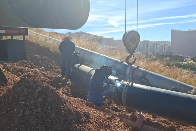 Inician rehabilitación de línea principal para fortalecer suministro de agua en Nogales