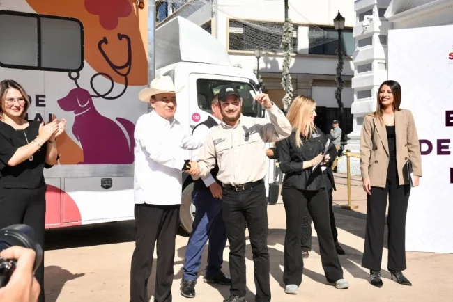 Alfonso Durazo refuerza política ambiental con entrega de unidades a CEDES