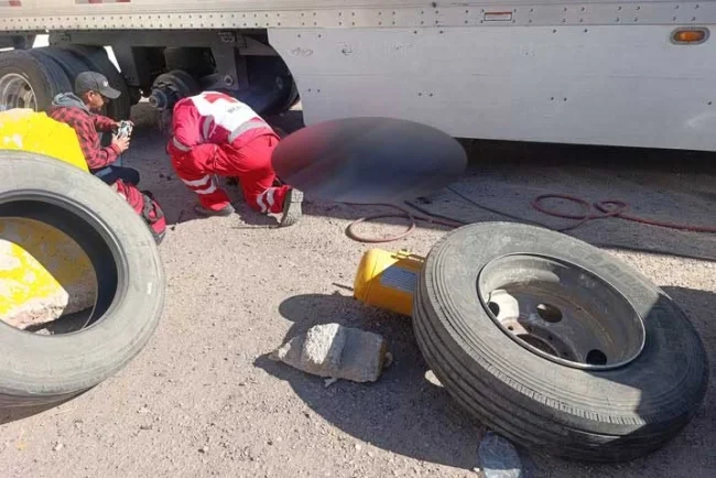 Explosión de llanta cobra la vida de trabajador en Caades Nogales