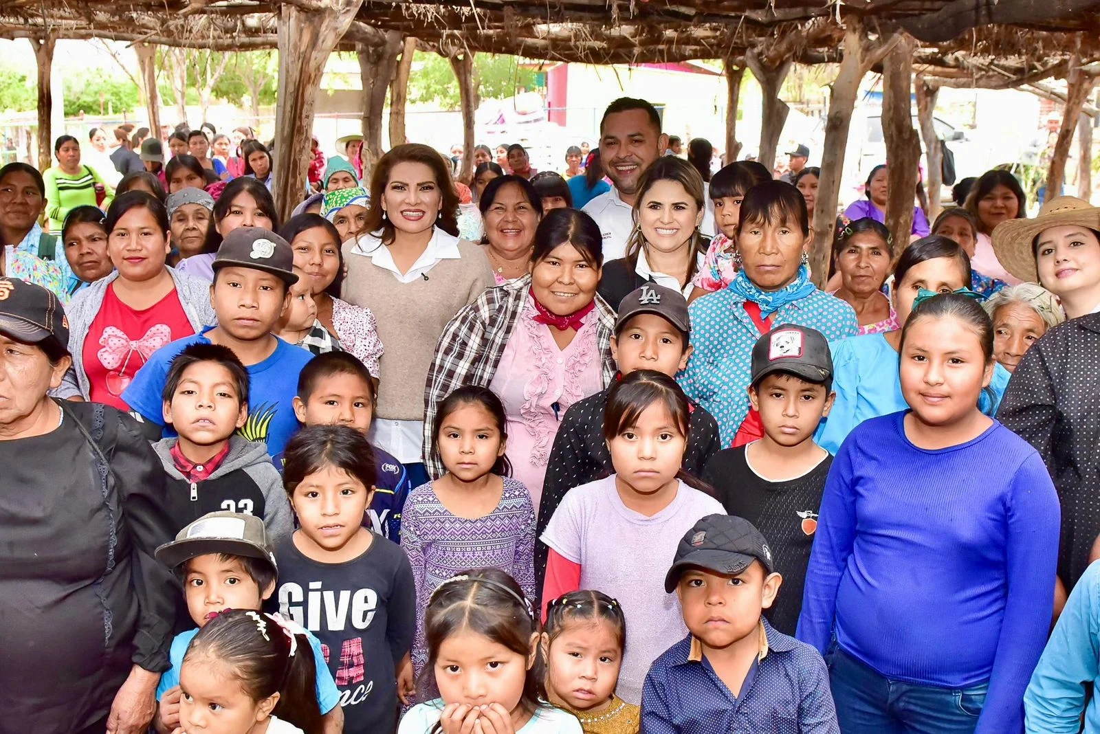 Reconoce Lorenia Valles avances históricos para el pueblo guarijío en Álamos