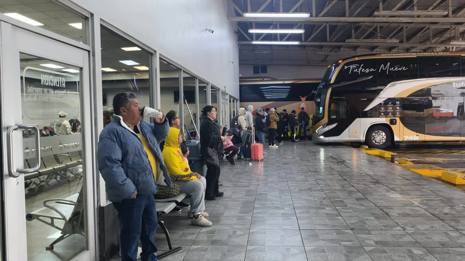 Estudiantes y adultos mayores encabezan el retorno vacacional a Nogales