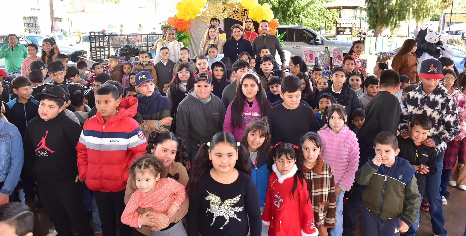 Lorenia Valles reconoce en Sahuaripa el valor del trabajo cercano a la ciudadanía