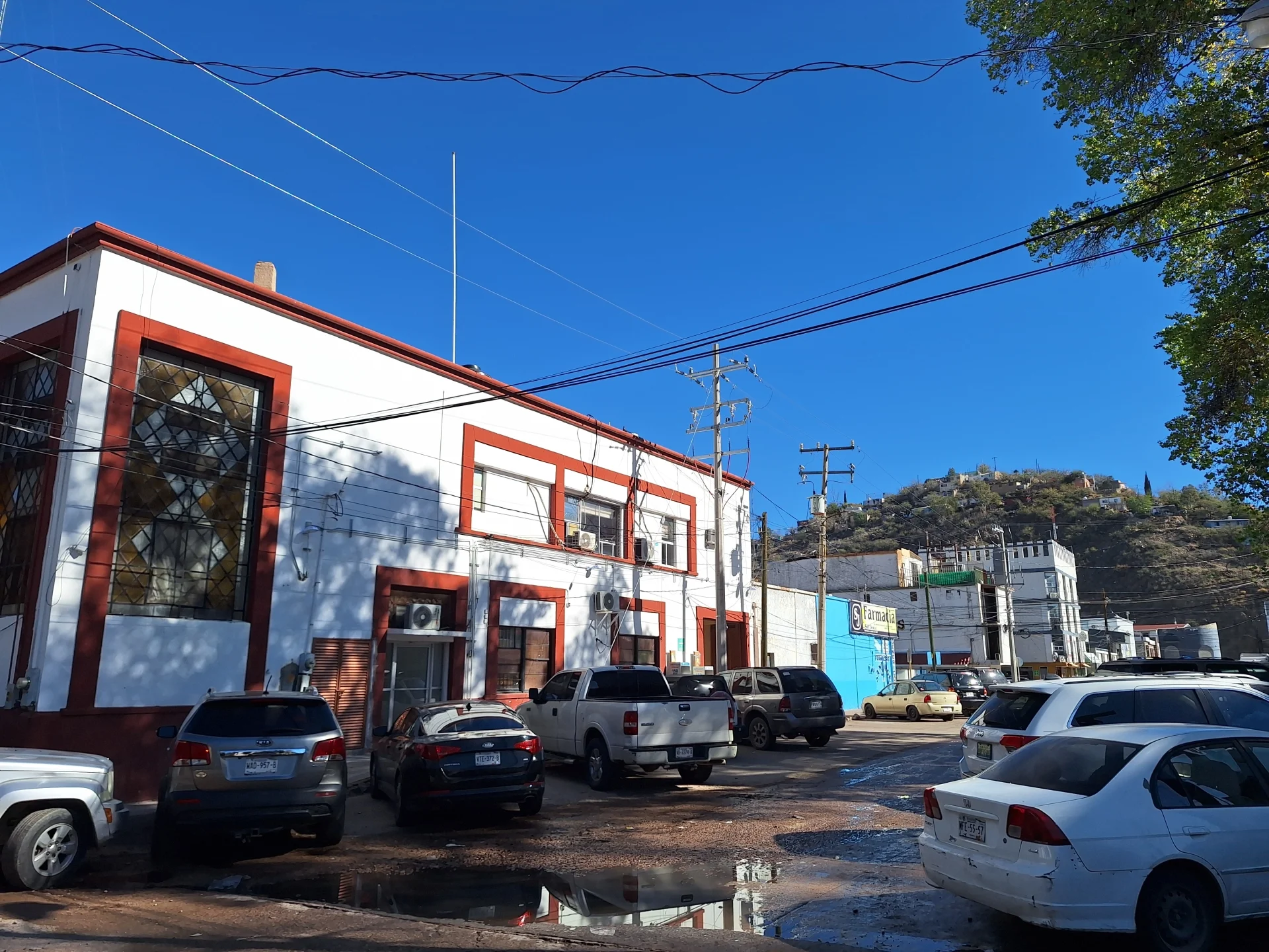 Acercan apoyo económico a jefas de familia en Colinas del Sol