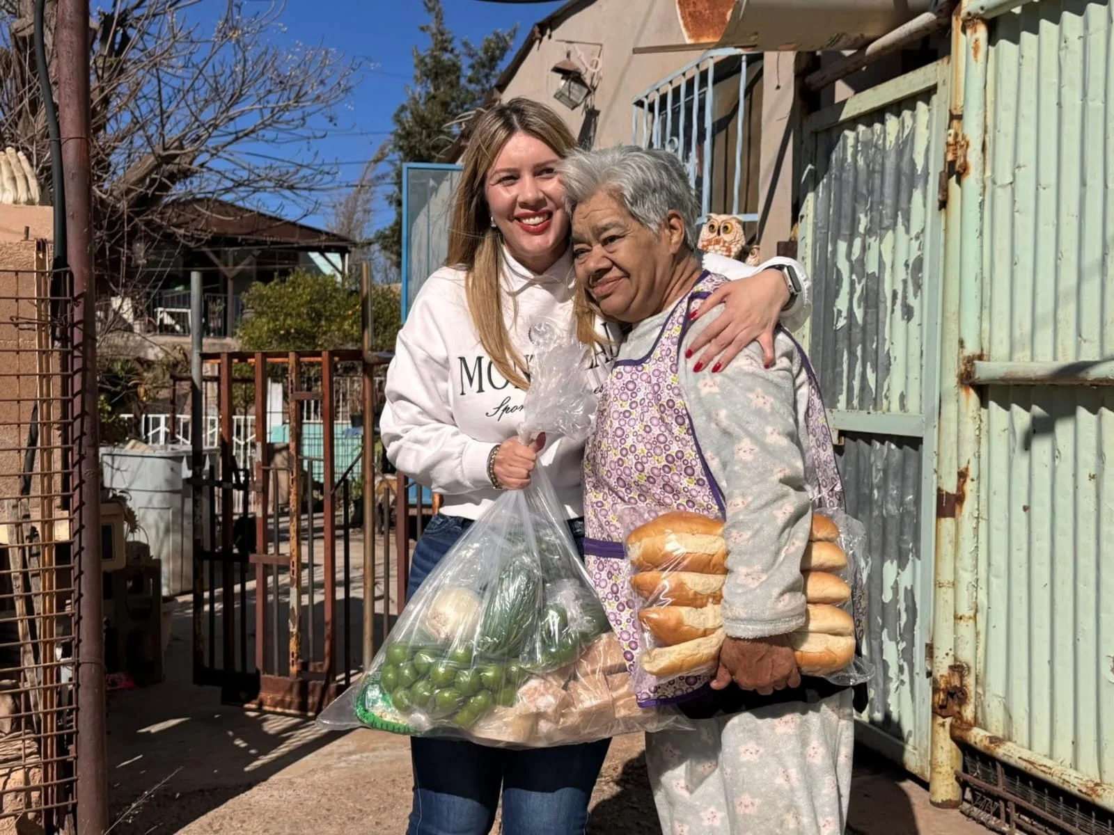 Llevan apoyos alimentarios casa por casa a familias vulnerables de Bellavista