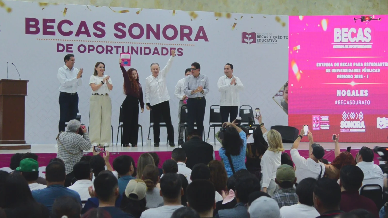 Anuncian entrega de becas pendientes y nueva convocatoria para universitarios en Nogales