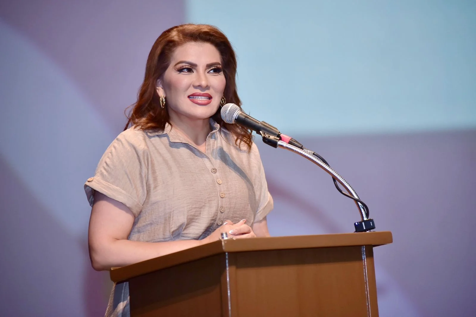 Celebra Lorenia Valles programa nacional de conservación y bacheo carretero