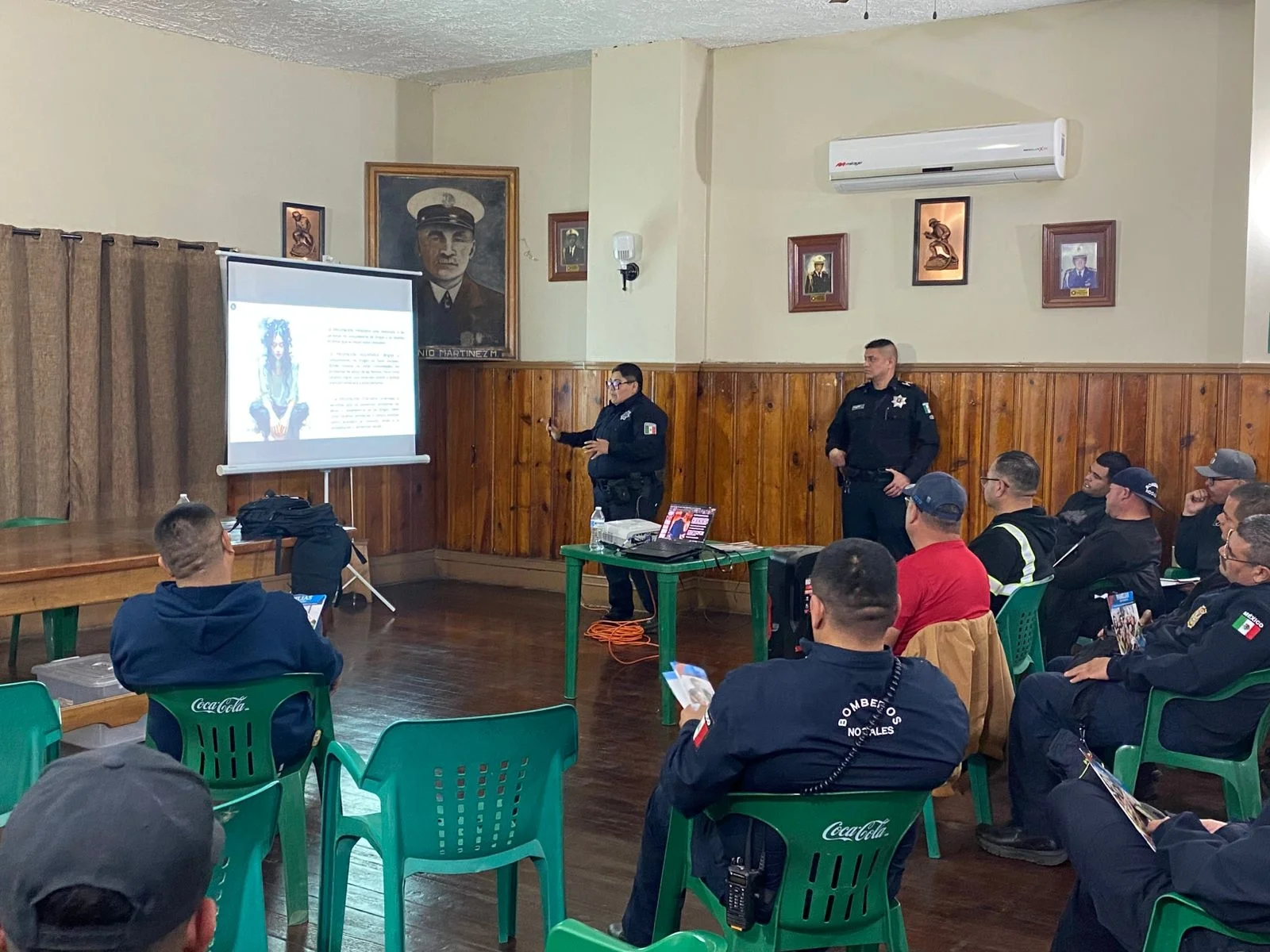 Bomberos de Nogales reciben capacitación en primeros auxilios psicológicos