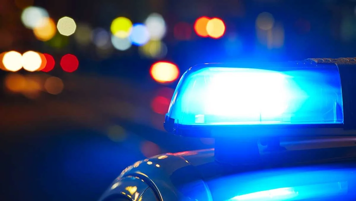 Voraz incendio deja pérdidas totales en dos automóviles en la colonia Buenos Aires