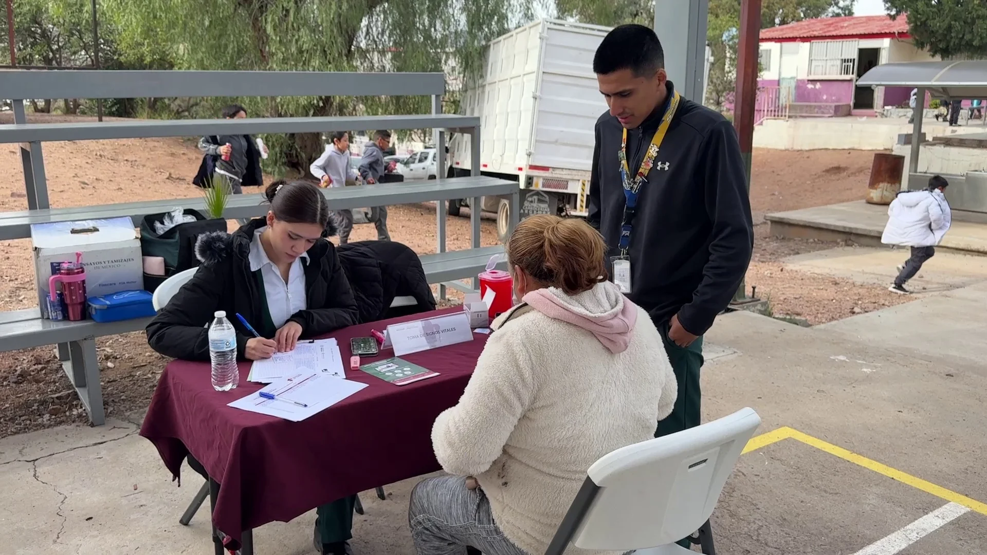 Jornadas del Bienestar acercan servicios médicos especializados a estudiantes de Nogales