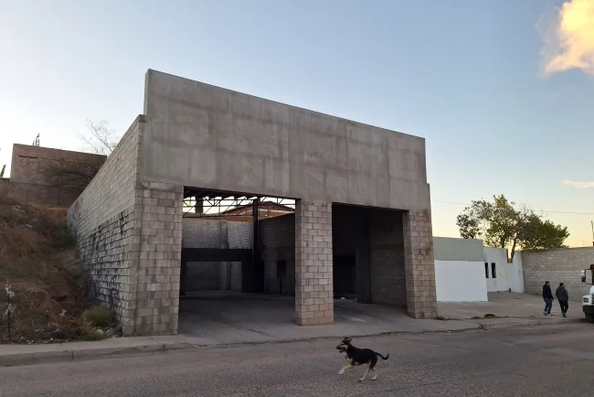 Tras años de abandono, aseguran recursos para concluir Subestación de Bomberos en Los Virreyes
