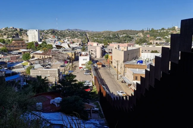 Alertan por fraude financiero mediante apps y sitios web falsos