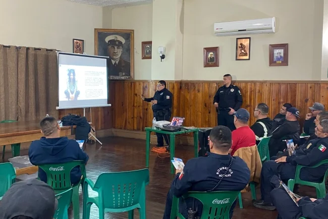 Bomberos de Nogales reciben capacitación en primeros auxilios psicológicos