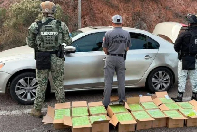 Decomisan municiones para armas de asalto tras persecución en la frontera de Nogales