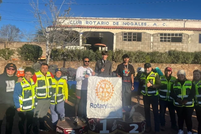 Carrera con causa reúne a familias y corredores para llevar abrigo a quienes más lo necesitan