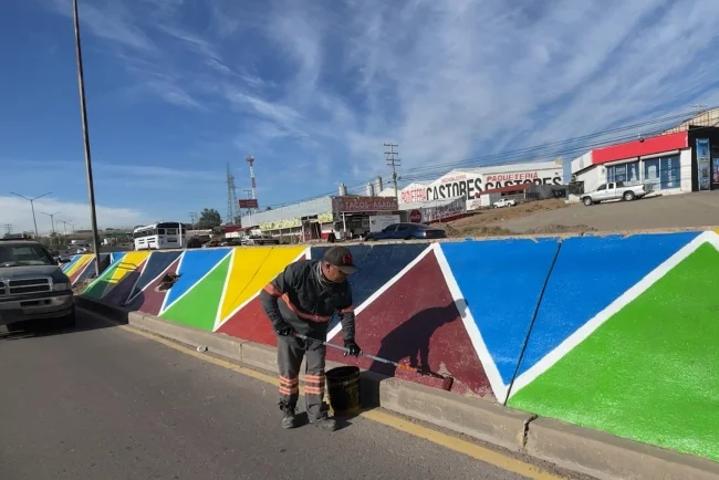 Embellecen Nogales con pintura y mantenimiento en camellones
