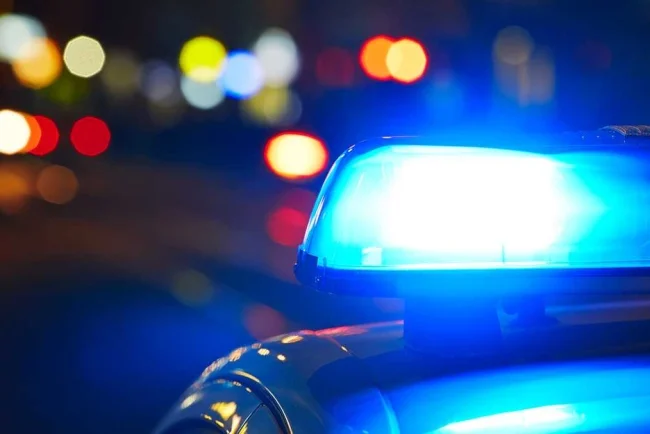 Voraz incendio deja pérdidas totales en dos automóviles en la colonia Buenos Aires