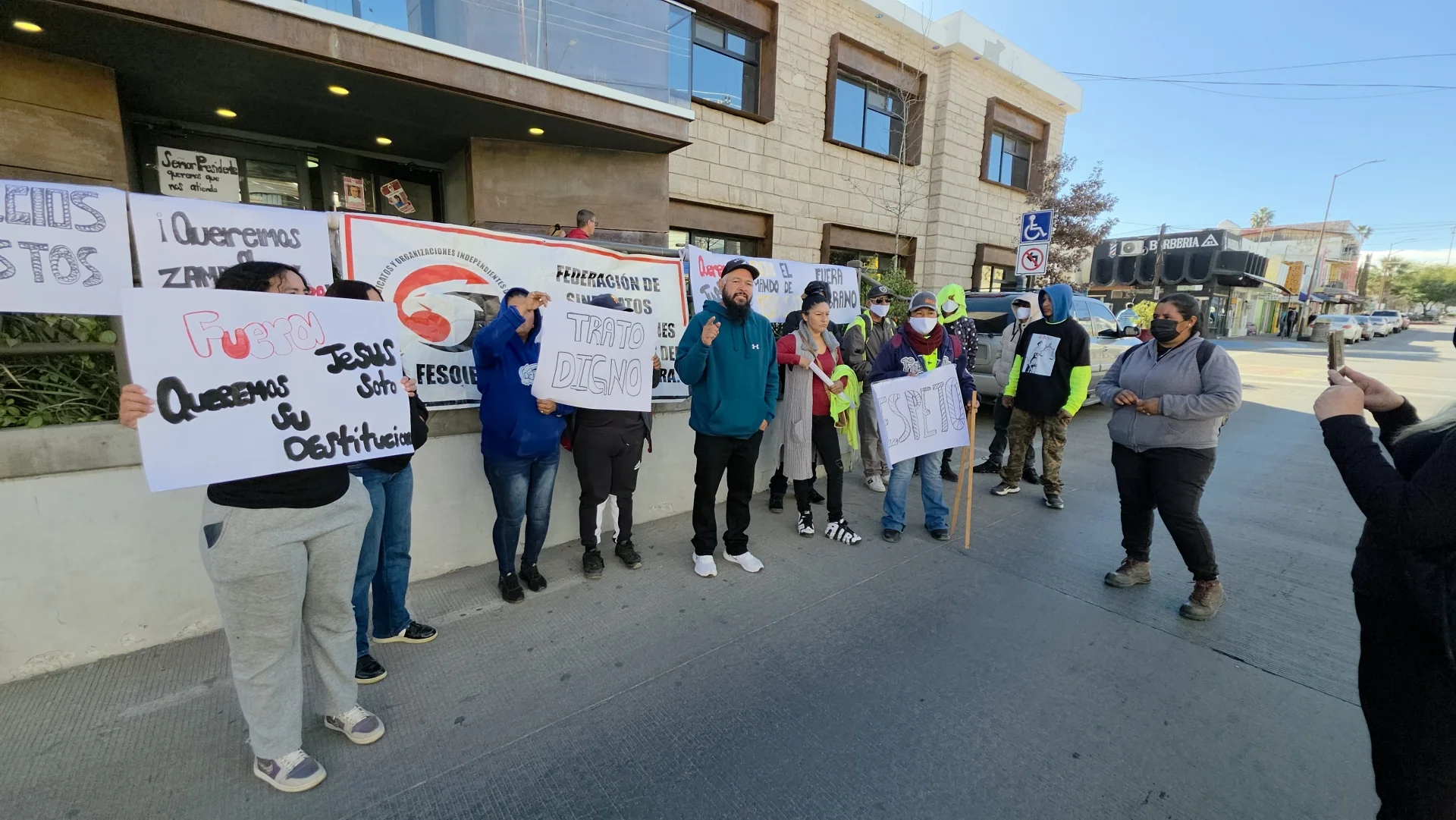 Protestan pepenador contra presunto cobro del 10%
