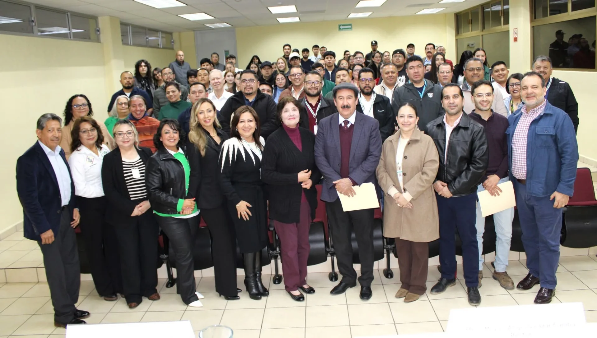 UTN premia disciplina y liderazgo en ceremonia académica