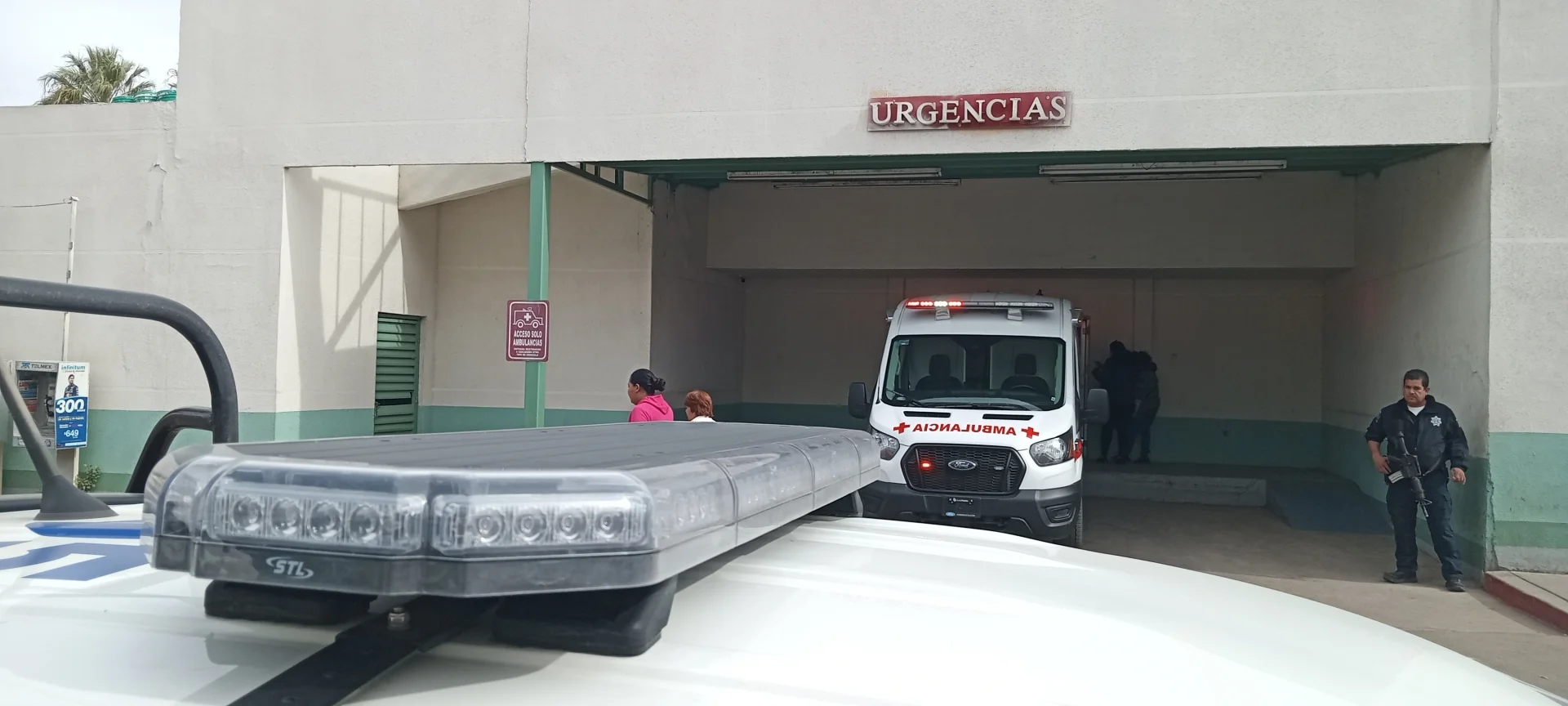 Motociclista se molesta por protocolo de seguridad y ataca a guardia